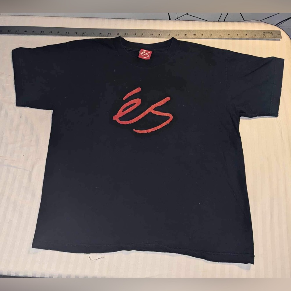 Vintage ES Skater Women’s XL Tshirt Black with Red logo